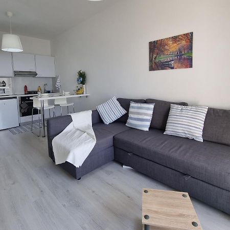 Super Modern Beachfront 1 Bedroom - Sleeps 4 Limassol Luaran gambar