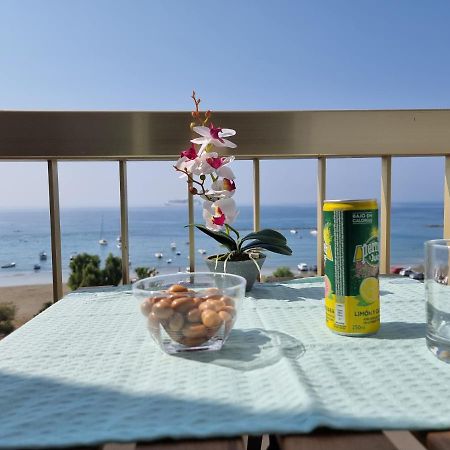 Super Modern Beachfront 1 Bedroom - Sleeps 4 Limassol Luaran gambar